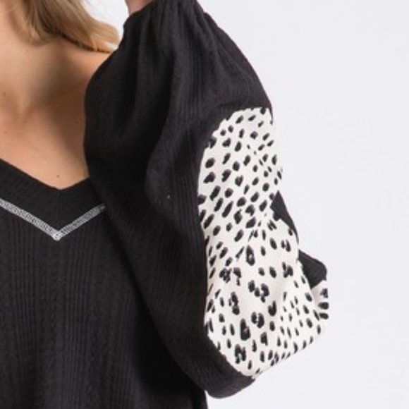 NWT Black Tunic with Balloon Sleeve - Picture 2 of 2